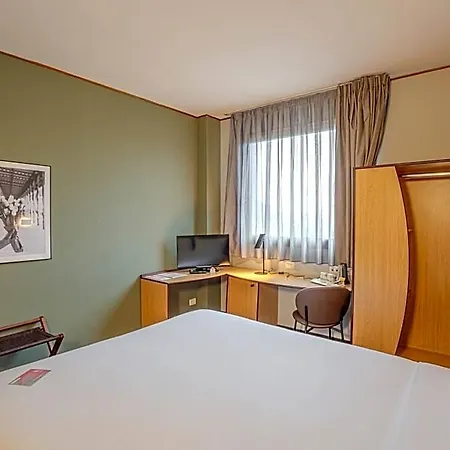 호텔 Tulip Turin South