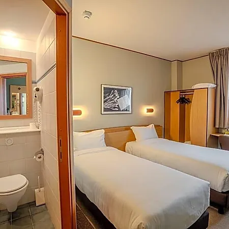 호텔 Tulip Turin South 3*